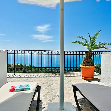 Alexandros Βίλα Κατάβολος