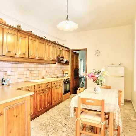 Alexandros Вилла *